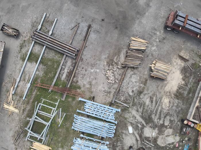 Mapping frame: steel racks and staging